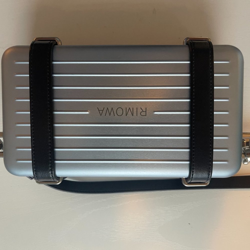 DIOR AND RIMOWA PERSONAL CLUTCH - Picture 4 of 5